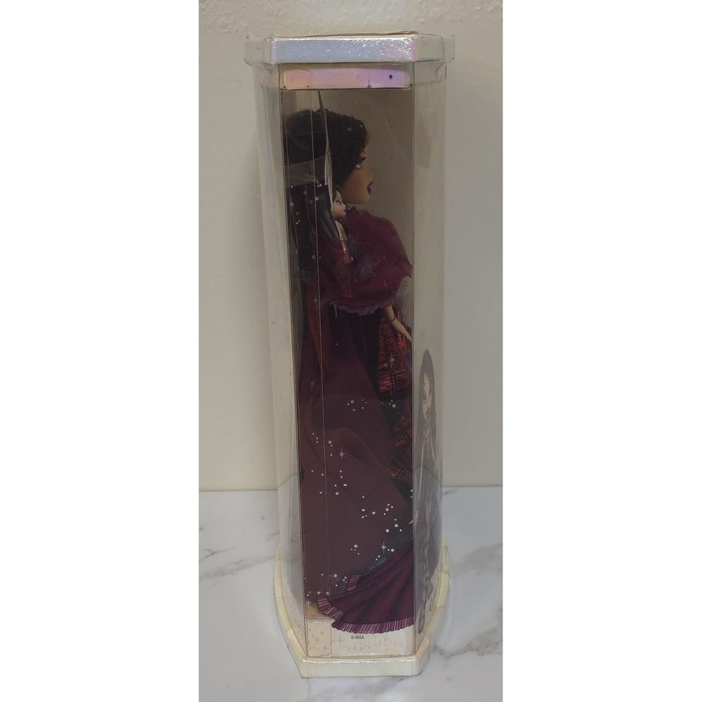 BRATZ HOLIDAY KATIA EXCLUSIVE, COLLECTOR'S ED. W/KATIA ORNAMENT, 2005, NRFB! - Picture 5 of 7